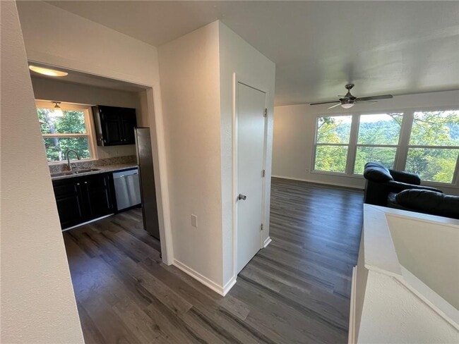 Building Photo - 46 Dogwood Dr