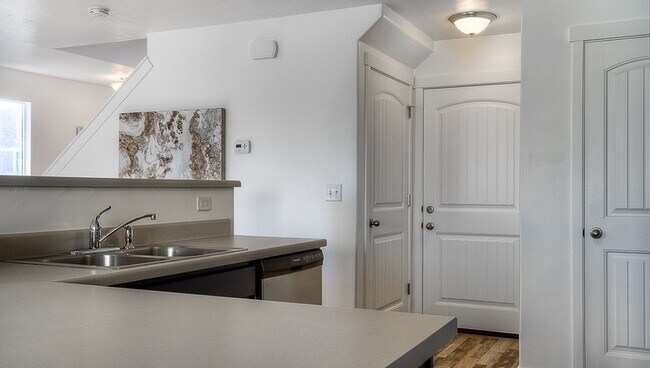 Building Photo - 637 W 1520 S