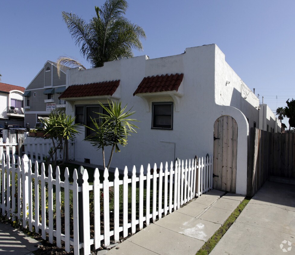 Building Photo - 4649 33rd St