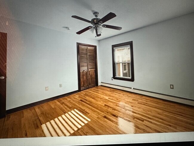 Building Photo - 8 Woodville Park