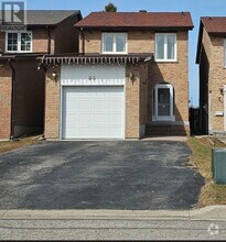 Building Photo - 86 Upton Crescent