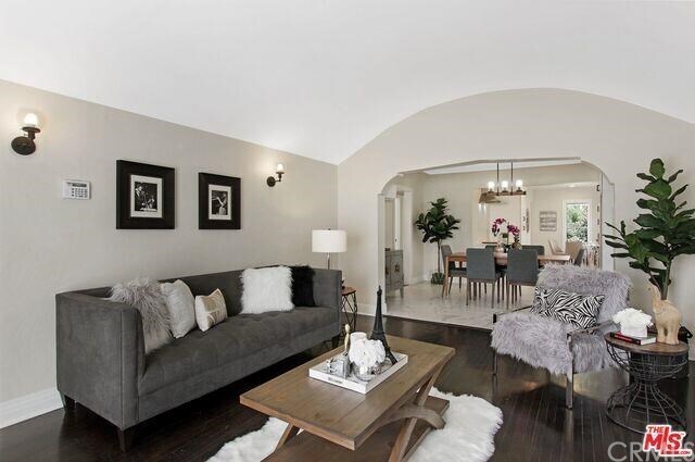 Foto del edificio - 1815 W 83rd St