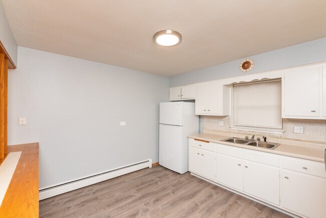 Foto del edificio - 7562 N Waukegan Rd