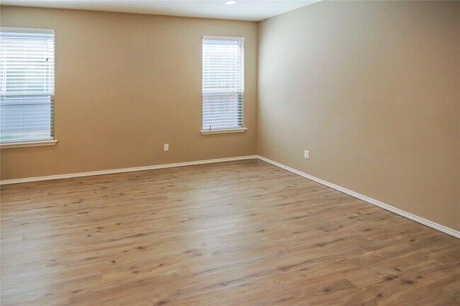 Building Photo - 1044 Clove Hitch Dr