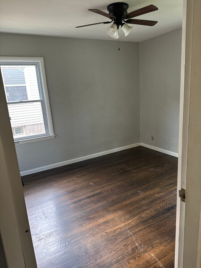 Foto del edificio - 9819 Eastbrook Dr