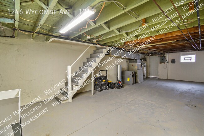 Building Photo - 1246 Wycombe Ave