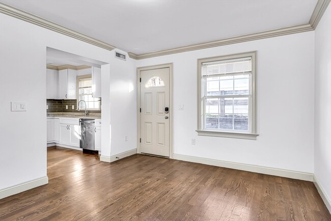 Building Photo - 2601 Washington St