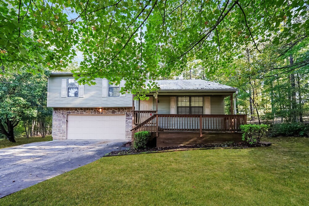 Primary Photo - 2301 Loch Lomond Ln