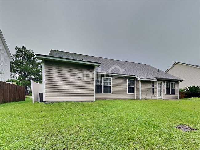 Building Photo - 323 Carriage Wheel Rd