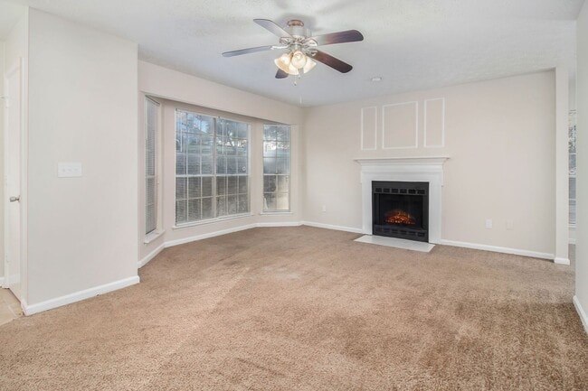 Building Photo - 3 bdrm, 2.5 bath in Stonecrest