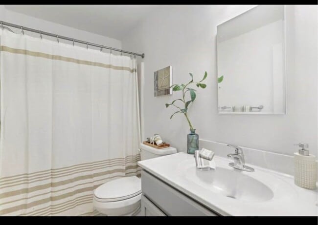 Building Photo - 601 Washington St