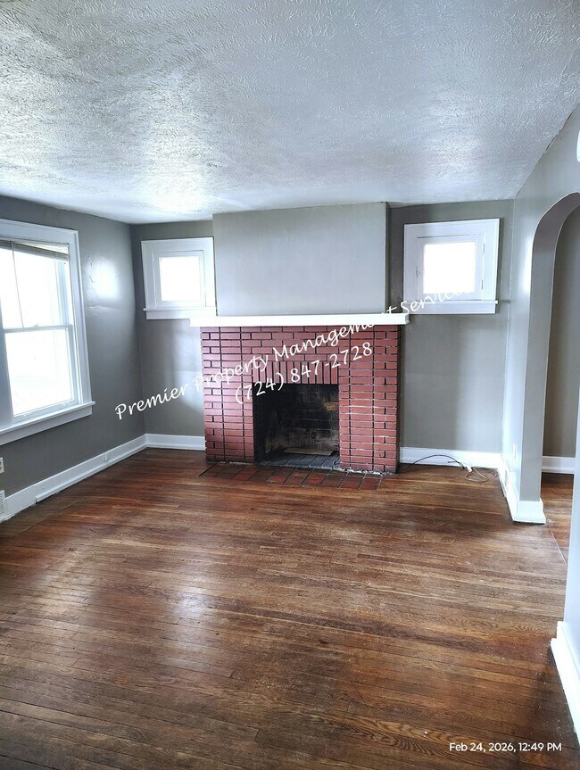 Building Photo - 903 23rd St