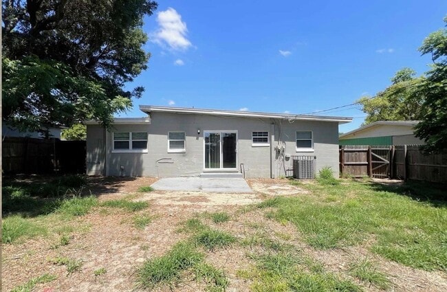 Building Photo - 3013 Rollman Rd
