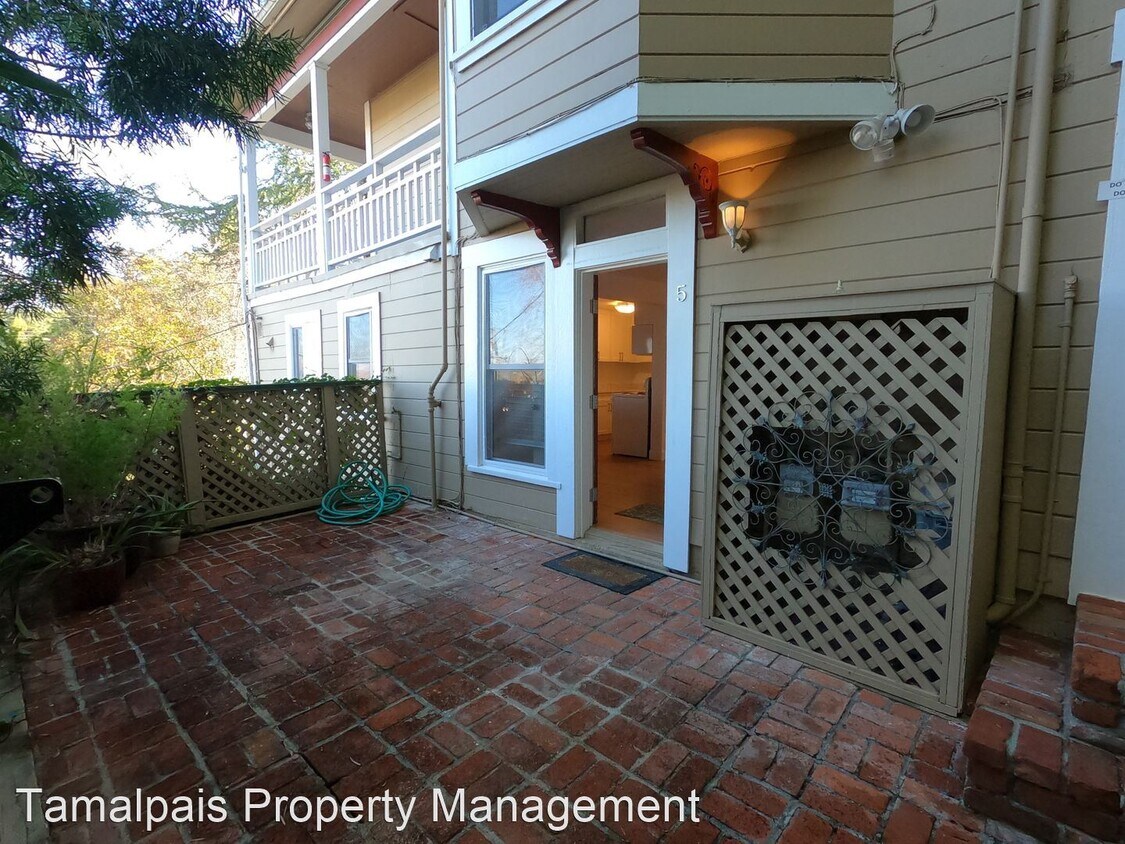 Foto principal - Studio, 1 bath House - 121 Grove Ave, #5