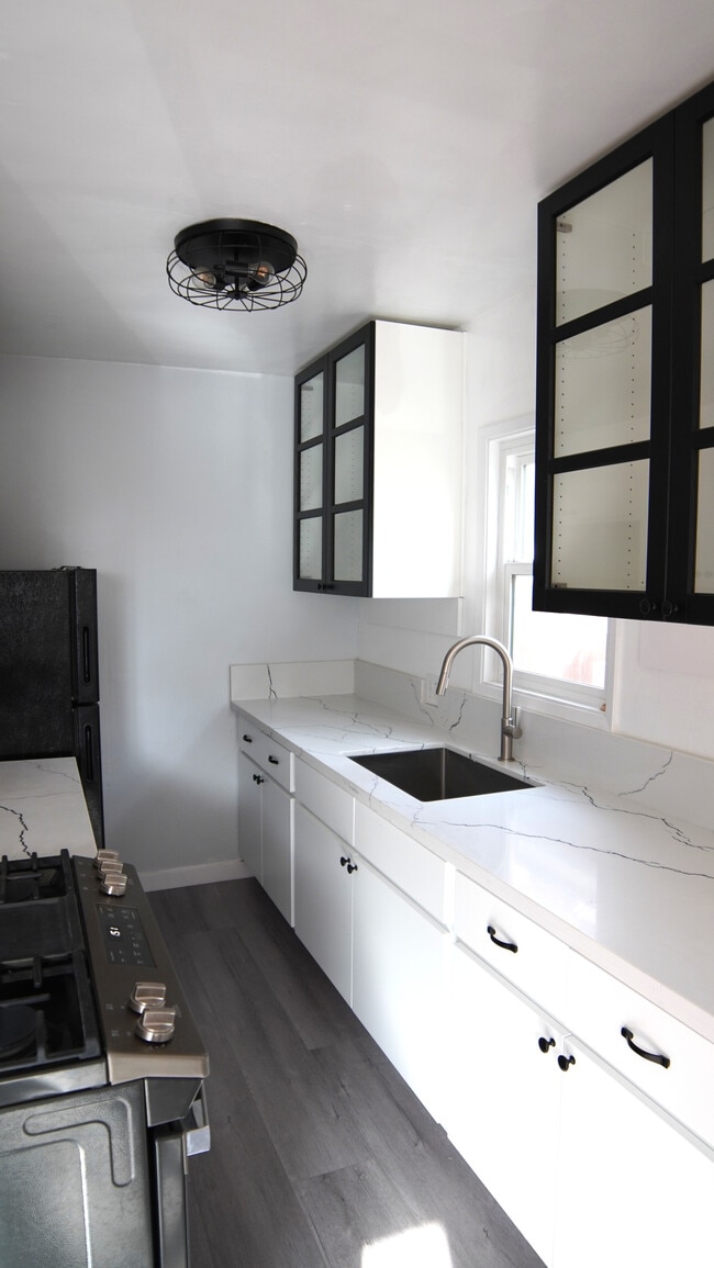 Building Photo - 1015 E Ocean Blvd