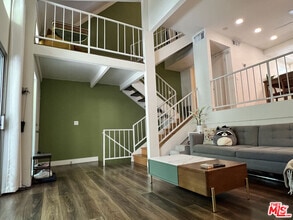 Building Photo - 13609 Valerio St