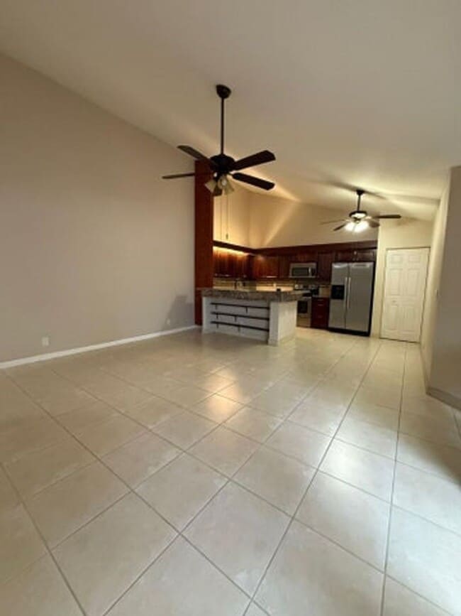 Foto del edificio - 8845 Center Ct Dr