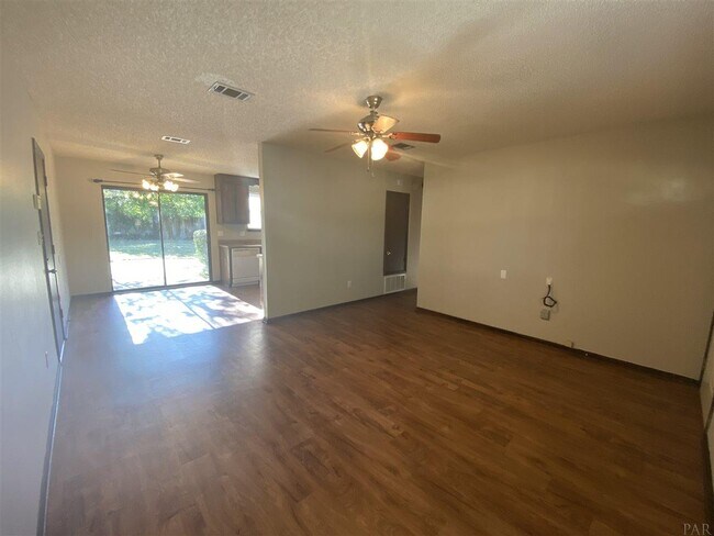 Foto del edificio - 1460 Stanford Rd