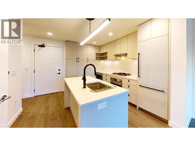 Photo du bâtiment - 1680 E 12th Ave