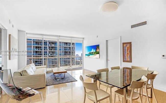Building Photo - 475 Brickell Ave