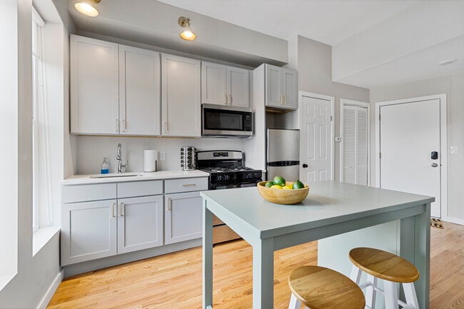 Building Photo - 58 Linden Ave