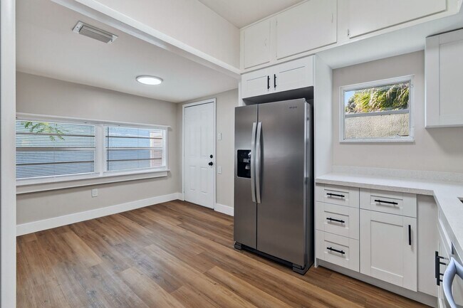 Foto del edificio - 3714 Morton Ave