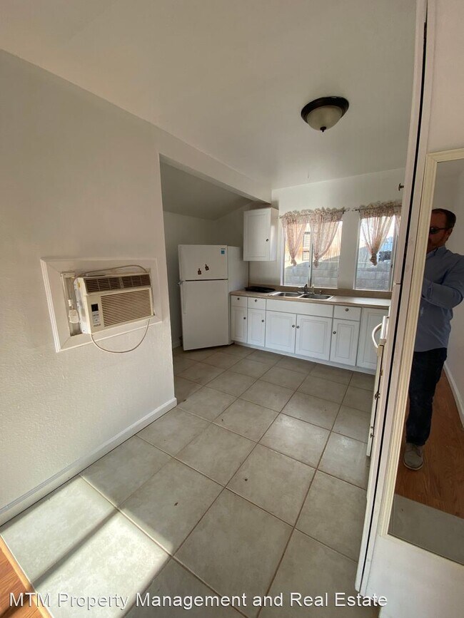 Foto del edificio - 2 br, 1 bath House - 104 1/2 W. Noakes