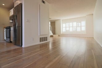 Building Photo - 1552 Echidna Pl