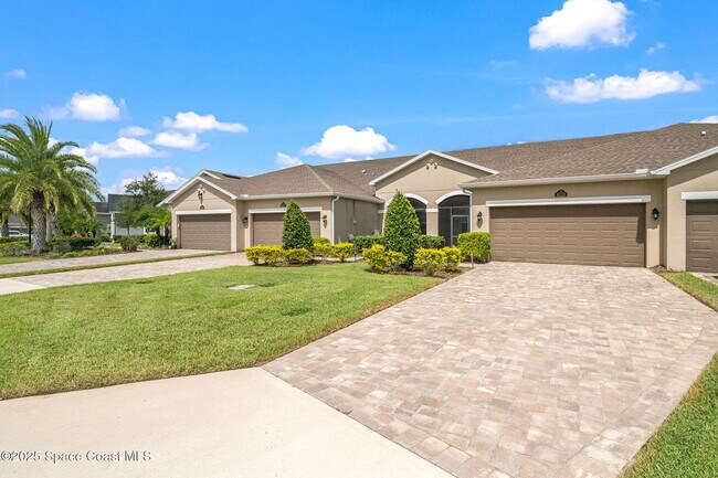 Foto del edificio - 8233 Loren Cove Dr