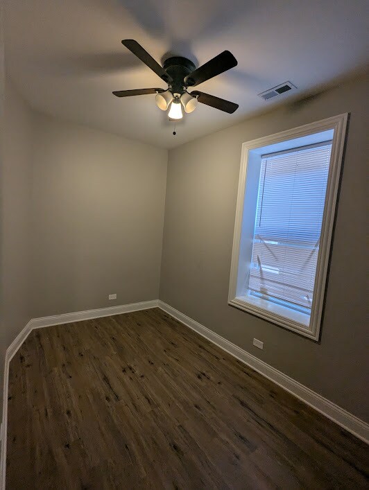 Foto del edificio - 3928 N Bernard St