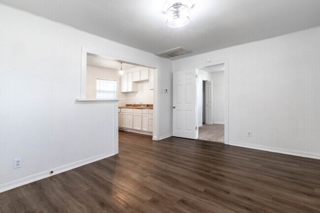 Foto del edificio - 2506 N Elm St