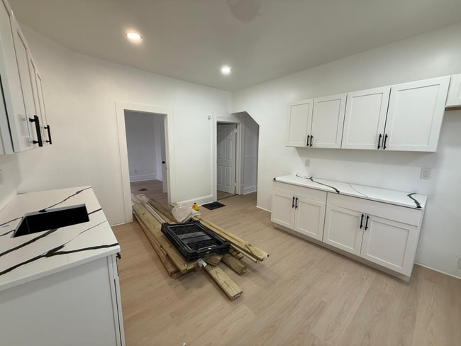 Foto del edificio - 1447 W 101st St