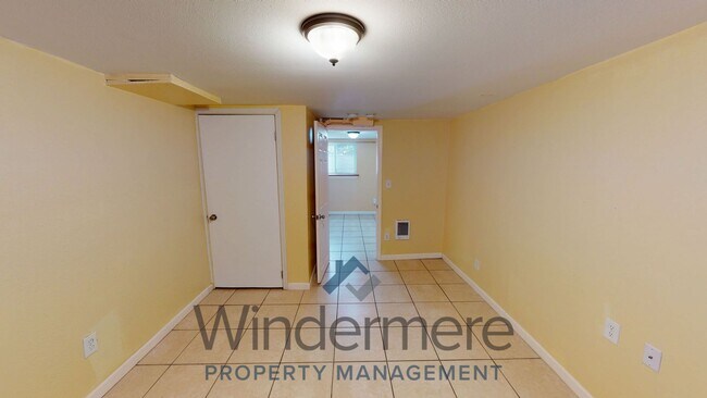 Foto del edificio - 527 E Cherry St
