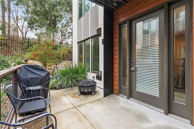 Building Photo - 3100 Menchaca Rd