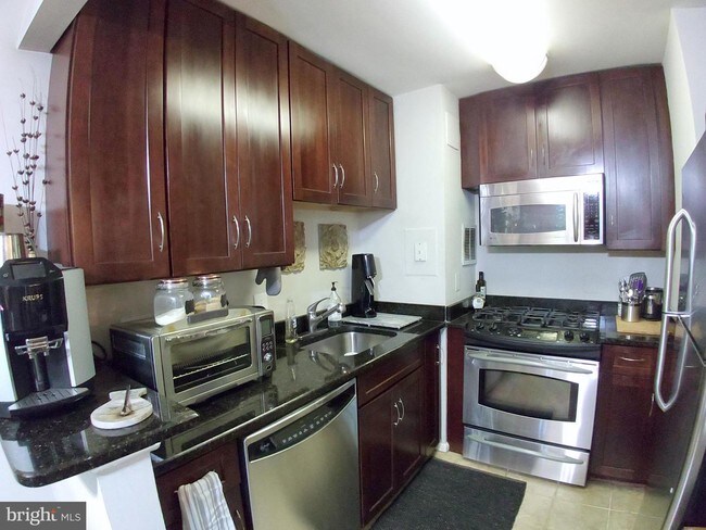 Building Photo - 4 S Van Dorn St