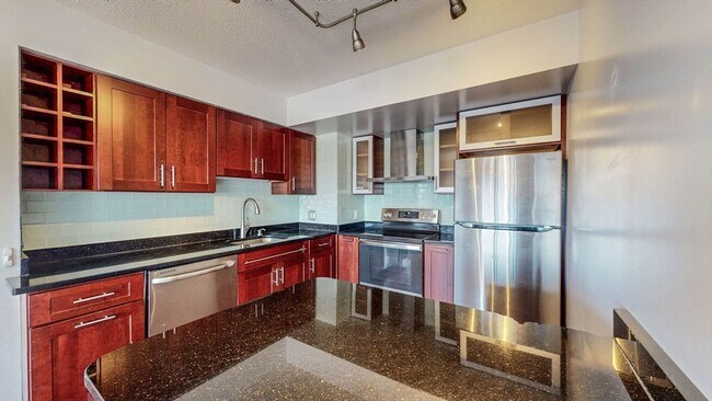 Foto del edificio - 250 Hammond Pond Pkwy