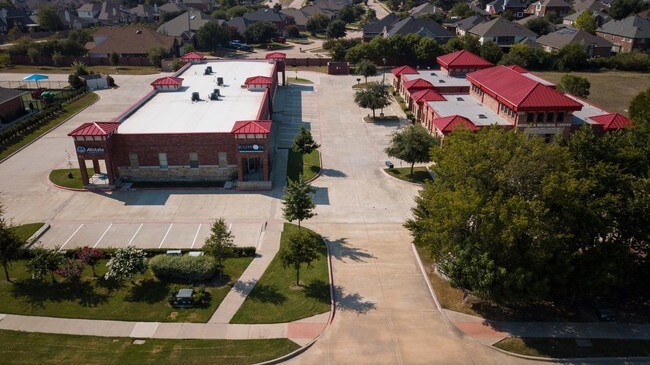 Building Photo - 416 Village Dr