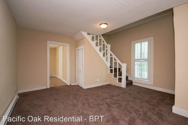Building Photo - 3 br, 1.5 bath House - 1643 Columbia Ave