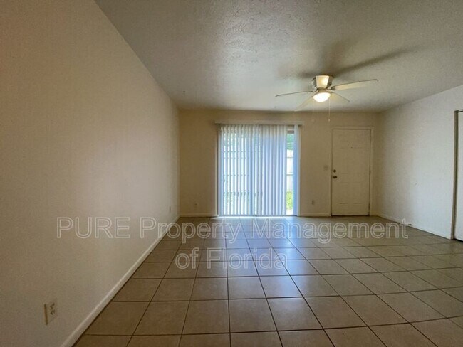 Building Photo - 3850 SE 17 Ct