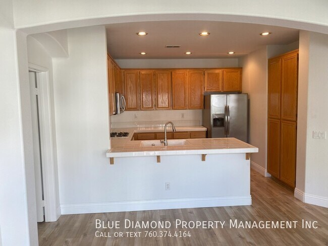Building Photo - 2 BR, 2 BA condo with attached garage in C...