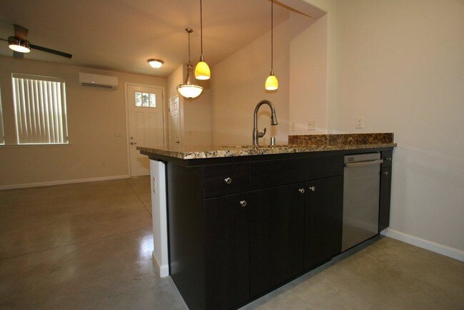 Van Ness Cottages Apartments Fresno Ca Apartments Com