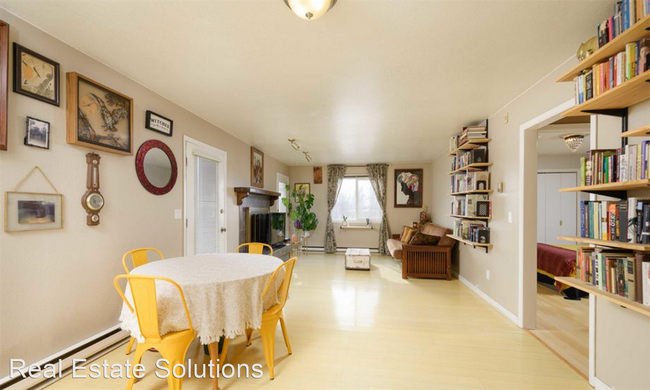 Building Photo - 2 br, 1 bath House - 8601 Molanary Dr #11