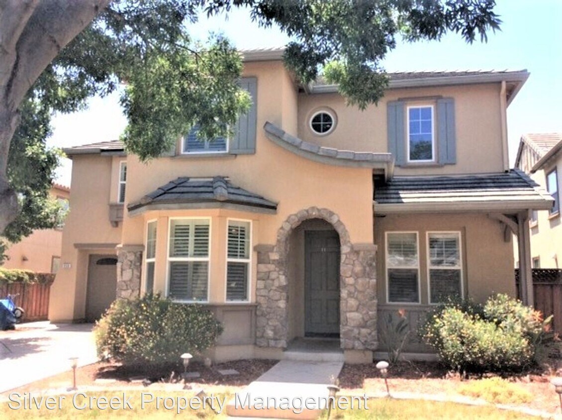 Primary Photo - 5 br, 3.5 bath House - 656 W Rico Way
