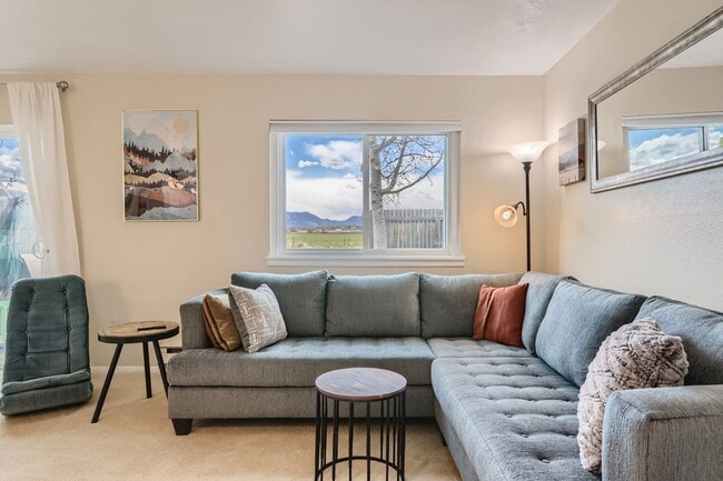 Building Photo - 1858 Centaur Cir