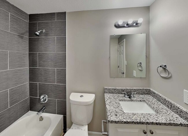 Foto del edificio - 12355 Glencoe St