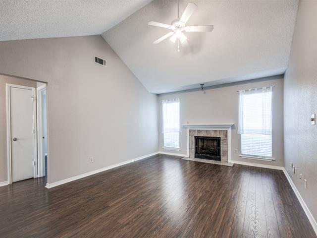 Building Photo - 1422 Broadmoor Dr