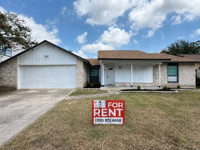 Building Photo - 6707 Cypress Lake Dr
