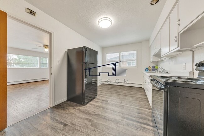 Building Photo - 338 E 200 S