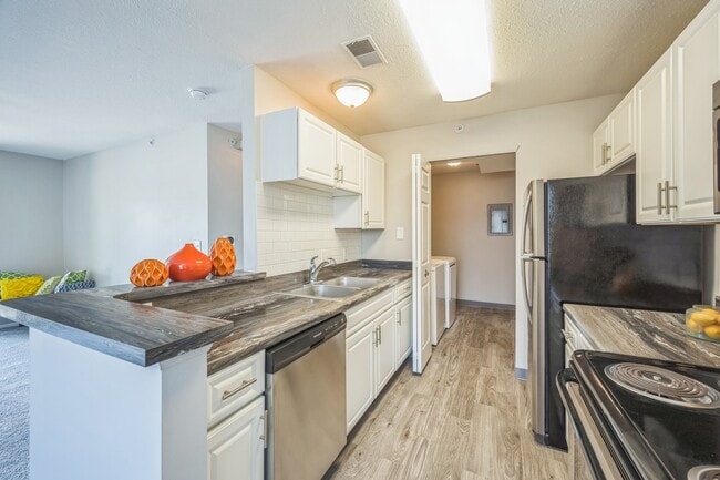 Building Photo - Pier 38