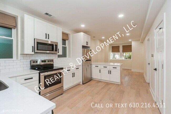 Foto del edificio - 1028 W Roscoe St